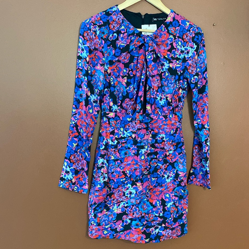 Zara ladies dress made in Morocco in size extra small, gorgeous floral.